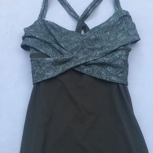 Size 8 lululemon top
